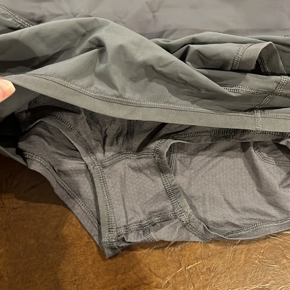 Lululemon running shorts - Picture 5 of 7